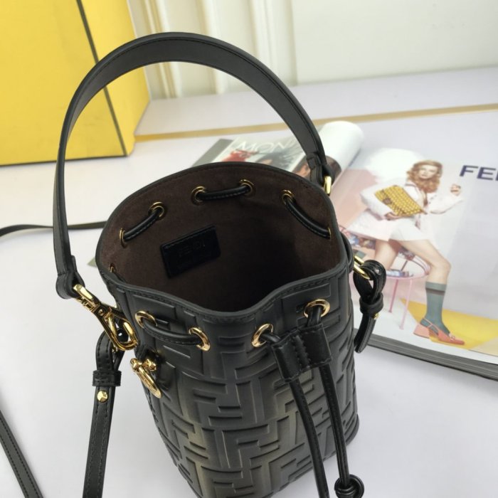 2020SS新作 FENDI フェンディ レディース ショルダーバック スーパーコピー