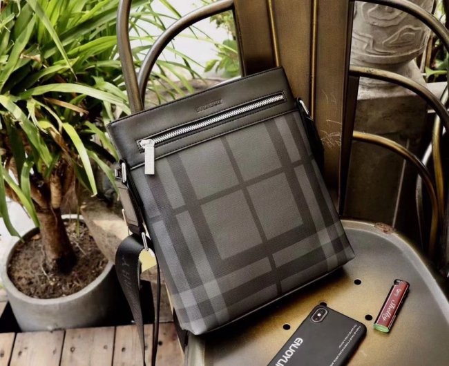 202105SS新作 Burberry バーバリー メンズ ショルダーバック スーパーコピー