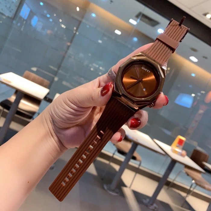 2020SS新作Gucci グッチ メンズ時計 スーパーコピー2色
