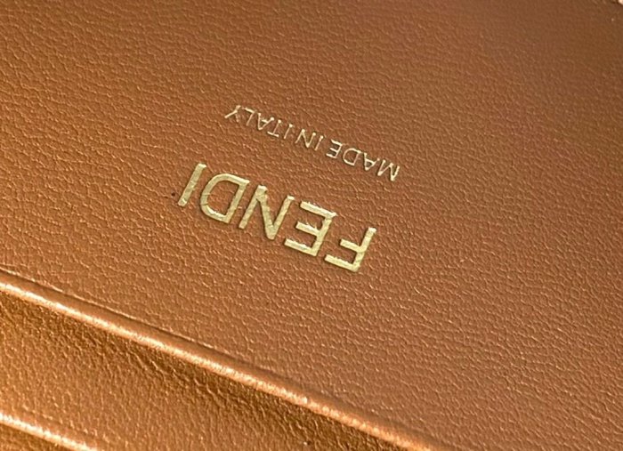 2021SS新作 FENDI フェンディ レディースショルダーバックスーパーコピー