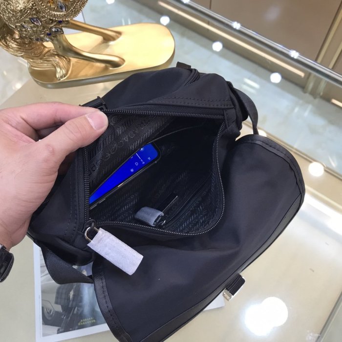 202103SS新作 メンズ Prada プラダ ショルダーバックスーパーコピー