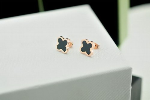 Van Cleef & Arpels ヴァン クリーフ＆アーペル イヤリング ピアス Van-205e