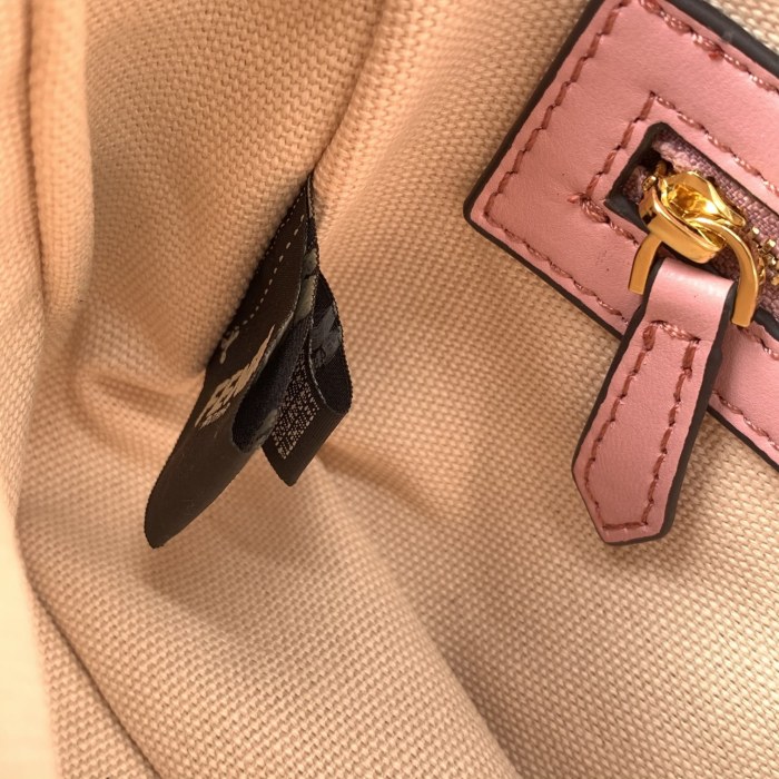 202106SS新作 FENDI フェンディ レディースショルダーバックスーパーコピー