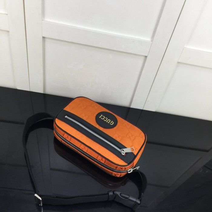 2020SS新作 Gucci グッチ メンズ ショルダーバックスーパーコピー