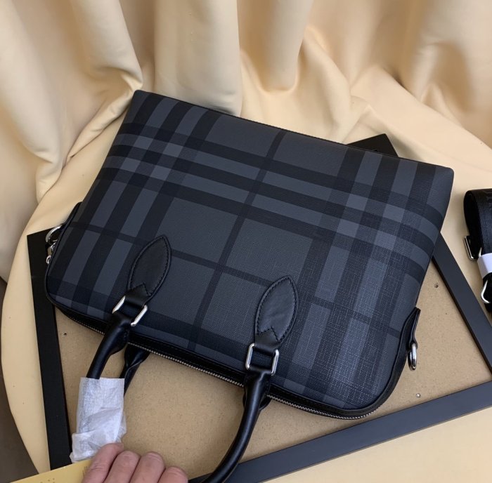 2020SS新作 Burberry バーバリー メンズ ハンドバックスーパーコピー