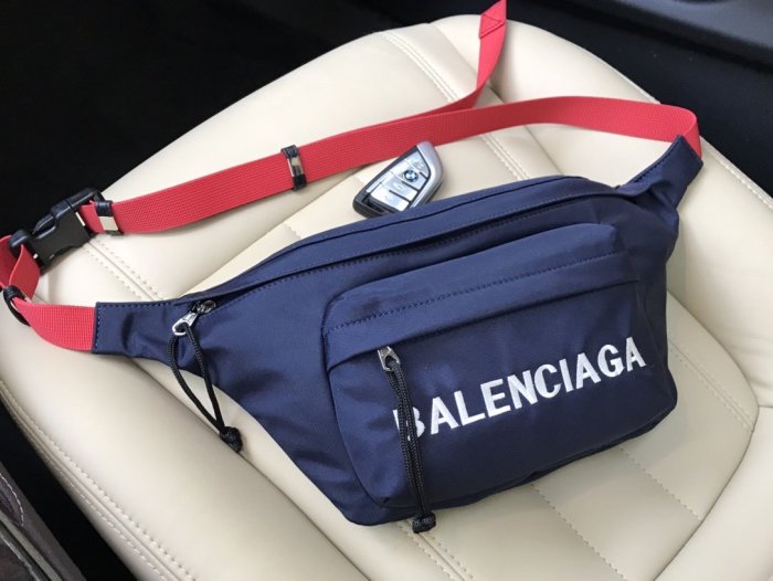 2020SS新作 Balenciaga バレンシアガ メンズ ショルダーバック スーパーコピー