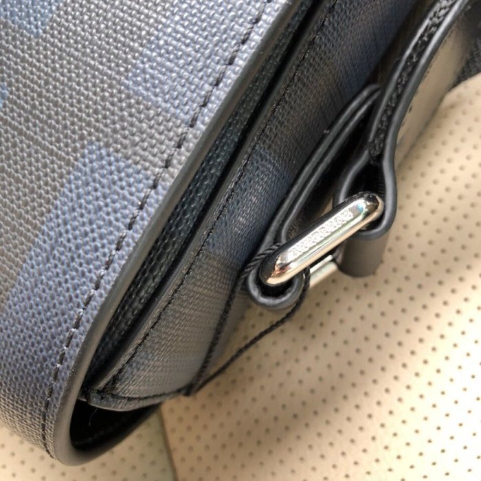 2020SS新作 Burberry バーバリー メンズ ショルダーバック スーパーコピー