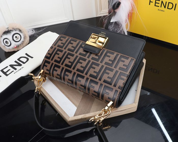 202103SS新作 FENDI フェンディ レディースショルダーバックスーパーコピー
