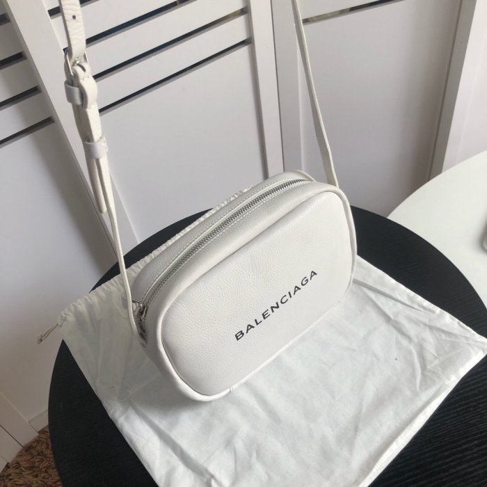 2020SS新作 Balenciaga バレンシアガ メンズ ショルダーバックスーパーコピー
