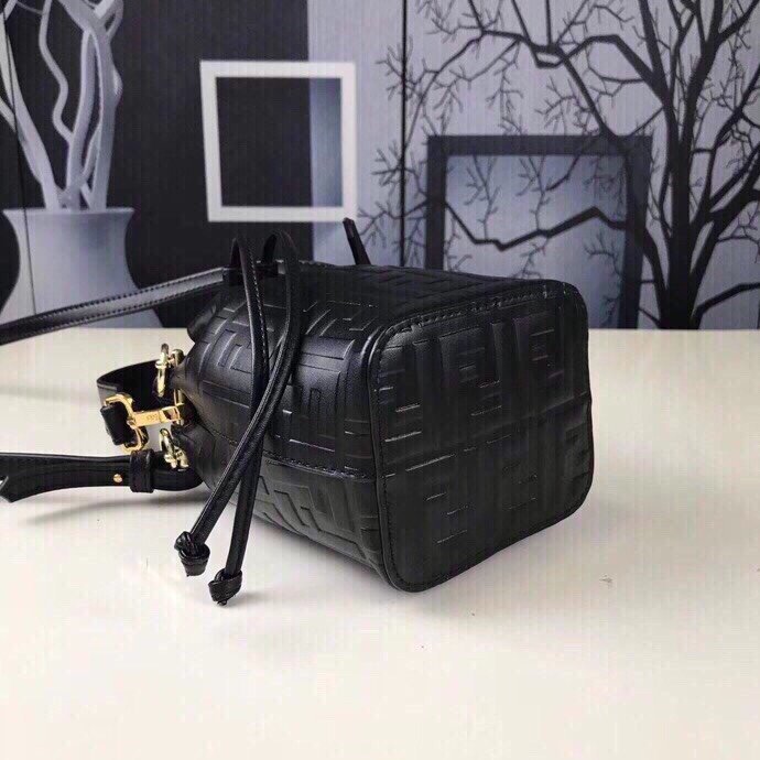 2020SS新作 FENDI フェンディ レディース ショルダーバック スーパーコピー