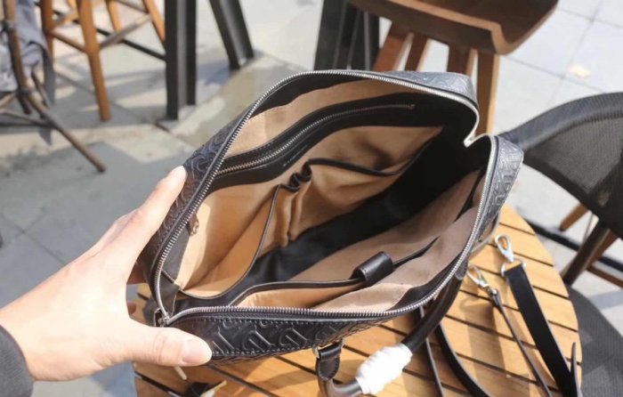 2020SS新作 Burberry バーバリー メンズ ハンドバックスーパーコピー