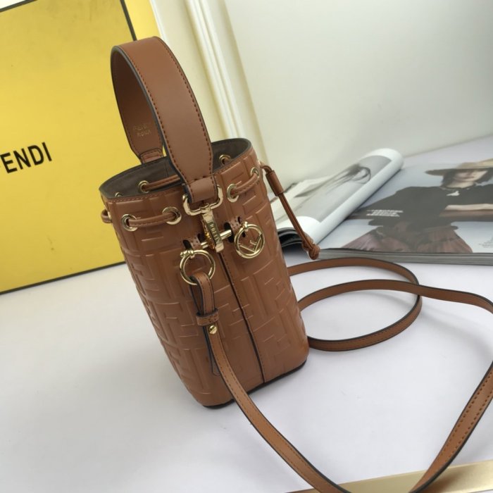 2020SS新作 FENDI フェンディ レディース ショルダーバック スーパーコピー