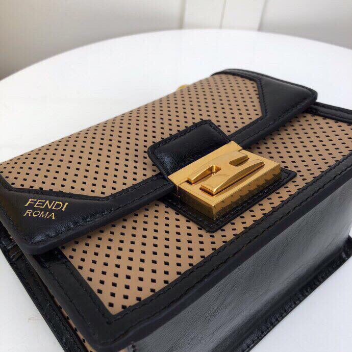 2020SS新作 FENDI フェンディ レディース ショルダーバック スーパーコピー