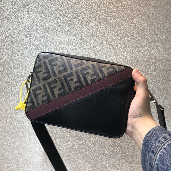 202103SS新作 FENDI フェンディ ショルダーバック スーパーコピー