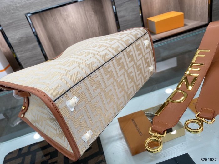 202103SS新作 FENDI フェンディ レディースショルダーバックスーパーコピー