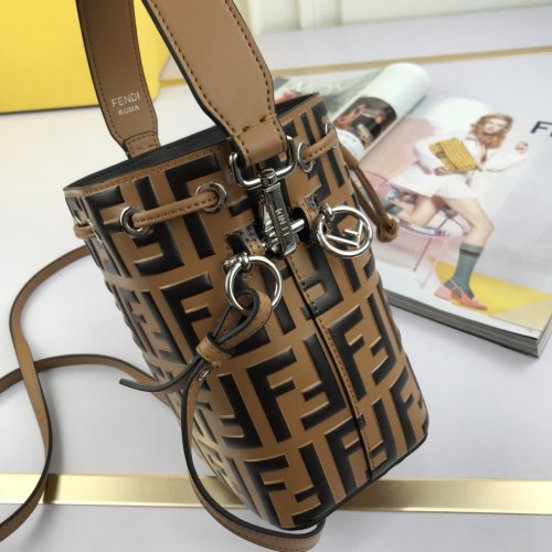 2020SS新作 FENDI フェンディ レディース ショルダーバック スーパーコピー