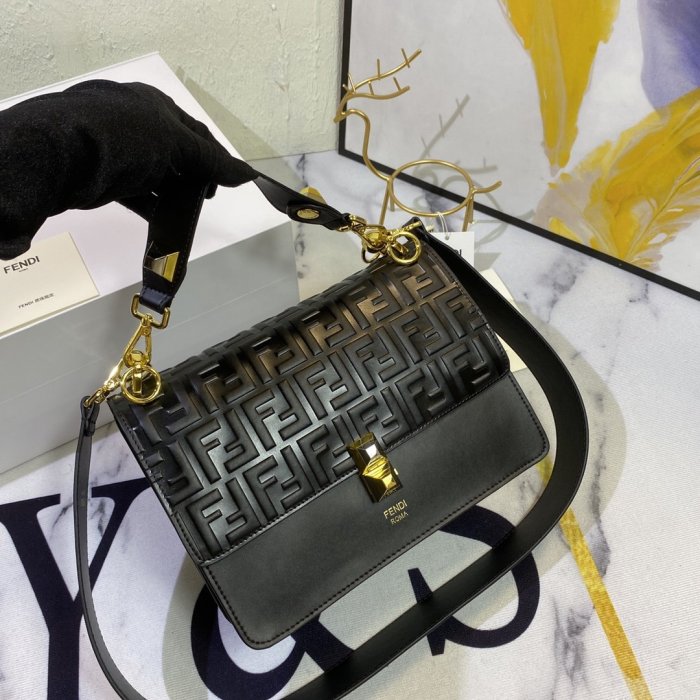 2020SS新作 FENDI フェンディ レディース ショルダーバック スーパーコピー