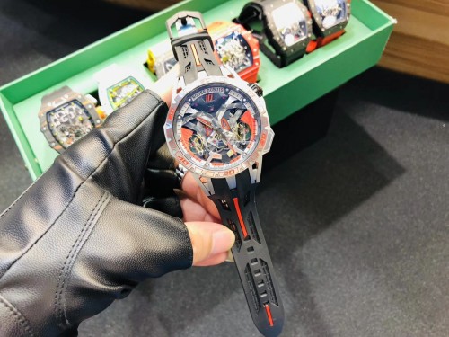 2020SS新作ROGER DUBUISロジェデュブイメンズ時計 スーパーコピー