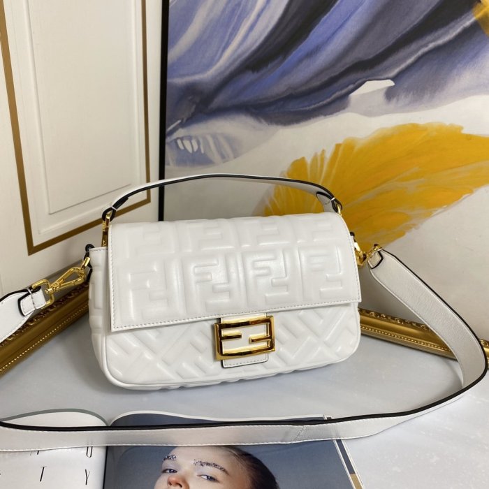 2020SS新作 FENDI フェンディ レディース ショルダーバック スーパーコピー