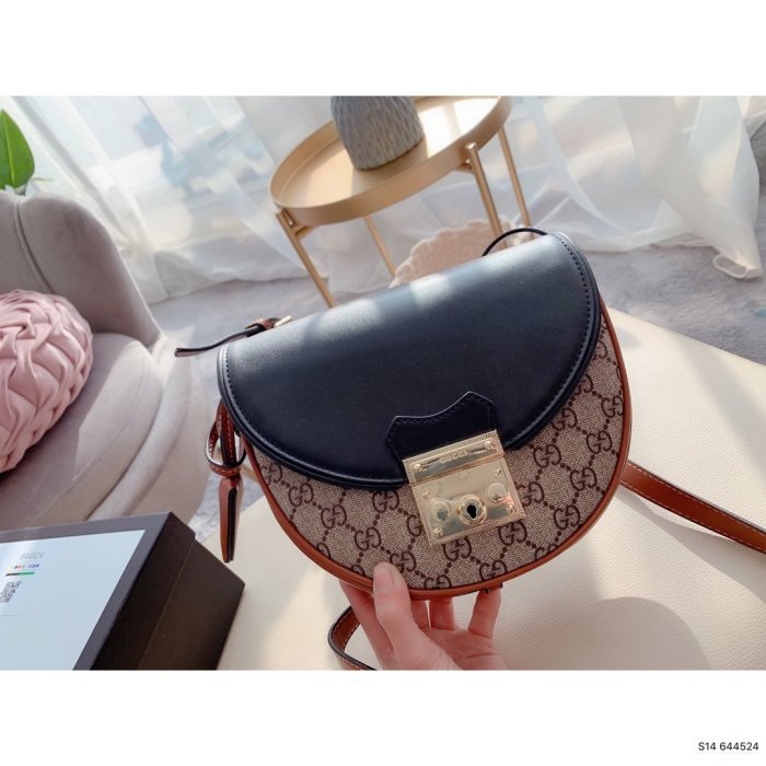 2021SS新作Gucci グッチ レディースショルダーバッグスーパーコピー