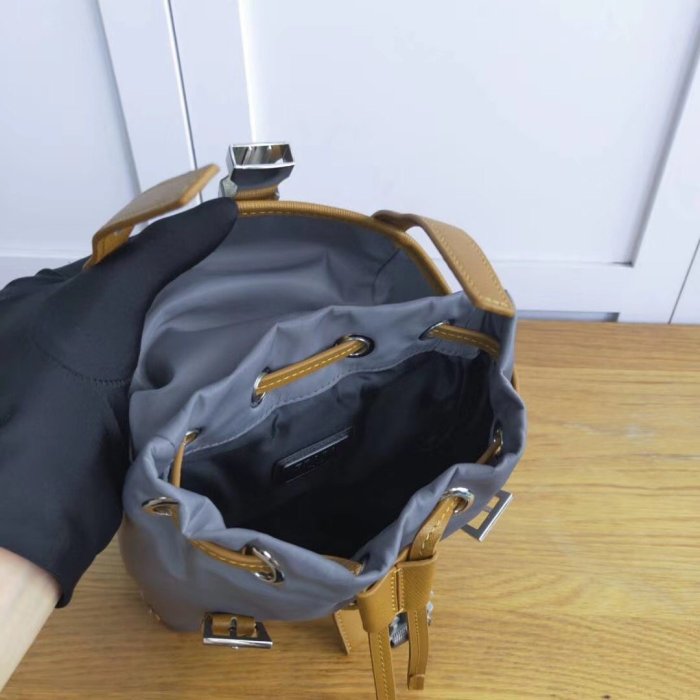 2021SS新作 メンズ Prada プラダショルダーバッグスーパーコピー