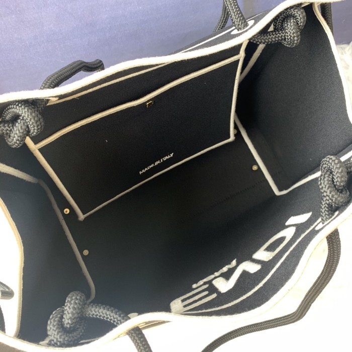 2020SS新作 FENDI フェンディ レディース ショルダーバック スーパーコピー