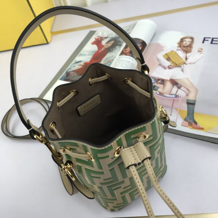 2020SS新作 FENDI フェンディ レディース ショルダーバック スーパーコピー