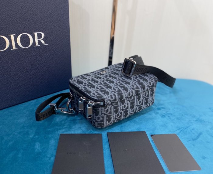 2020SS新作 Dior ディオール メンズ ショルダーバック スーパーコピー