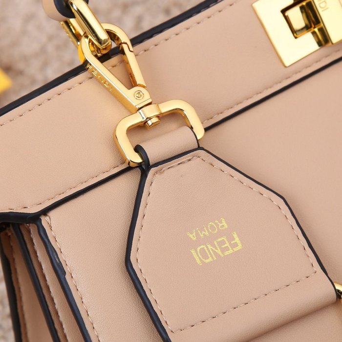 2021SS新作 FENDI フェンディ レディースショルダーバックスーパーコピー