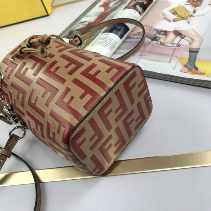2020SS新作 FENDI フェンディ レディース ショルダーバック スーパーコピー