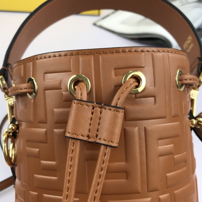 2020SS新作 FENDI フェンディ レディース ショルダーバック スーパーコピー