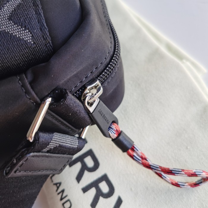 202103SS新作 Burberry バーバリー メンズ ショルダーバック スーパーコピー