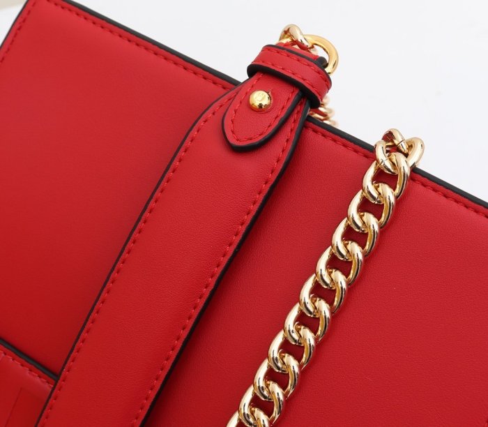 202103SS新作 FENDI フェンディ レディースショルダーバックスーパーコピー