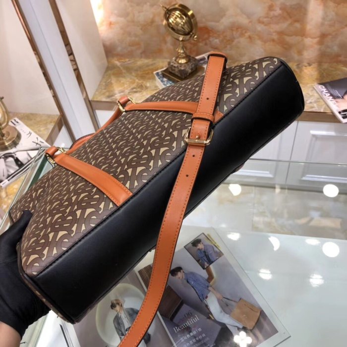 2020SS新作 Burberry バーバリー メンズ ハンドバックスーパーコピー