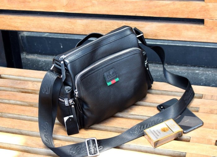 202103SS新作 Gucci グッチ メンズ ショルダーバックスーパーコピー