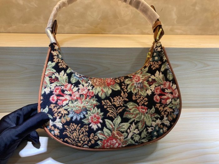 2020SS新作 Celine セリーヌ レディースショルダーバッグスーパーコピー