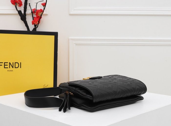 2020SS新作 FENDI フェンディ レディース ショルダーバック スーパーコピー