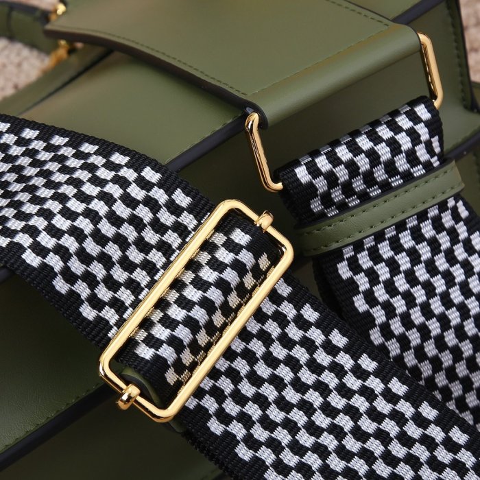 2021SS新作 FENDI フェンディ レディースショルダーバックスーパーコピー