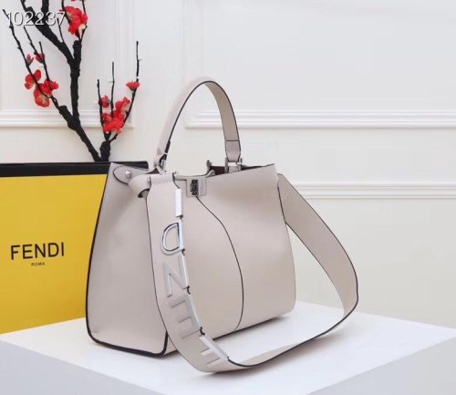 2020SS新作 FENDI フェンディ レディース ハンドバック スーパーコピー
