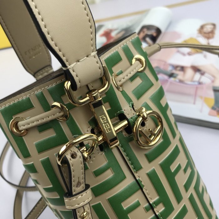 2020SS新作 FENDI フェンディ レディース ショルダーバック スーパーコピー