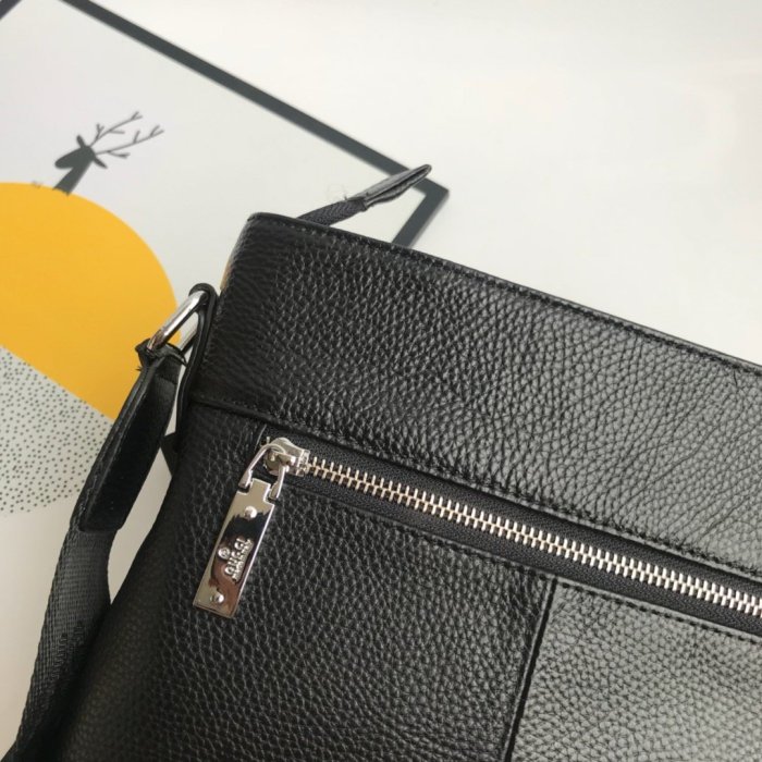 2021SS新作 Gucci グッチ メンズ ショルダーバックスーパーコピー
