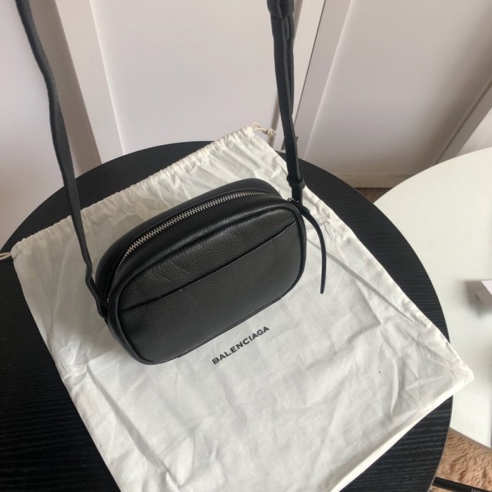2020SS新作 Balenciaga バレンシアガ メンズ ショルダーバックスーパーコピー