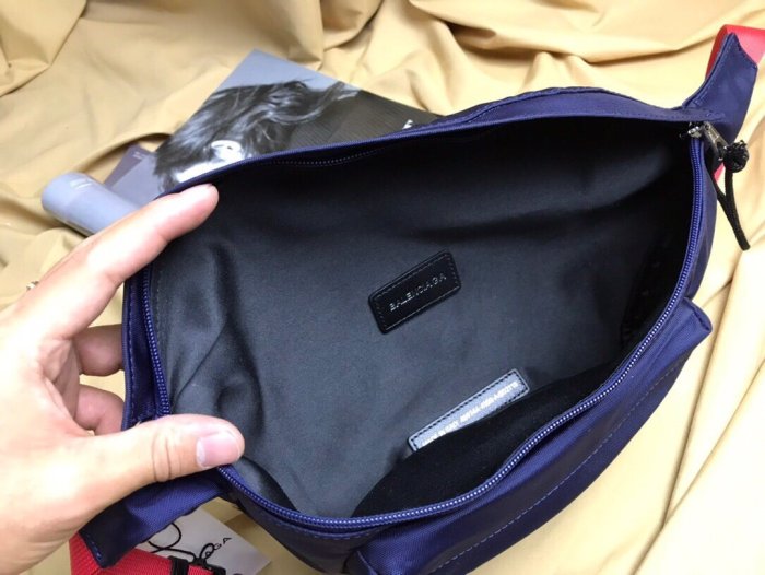 2020SS新作 Balenciaga バレンシアガ メンズ ショルダーバック スーパーコピー
