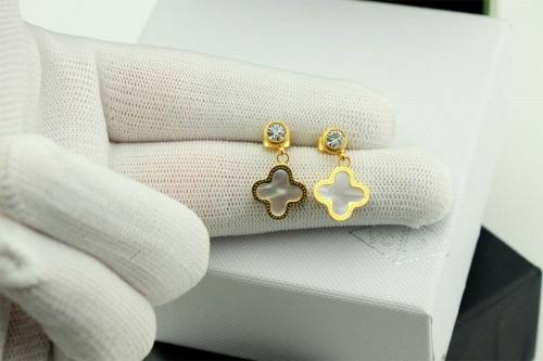Van Cleef & Arpels ヴァン クリーフ＆アーペル イヤリング ピアス Van-204e