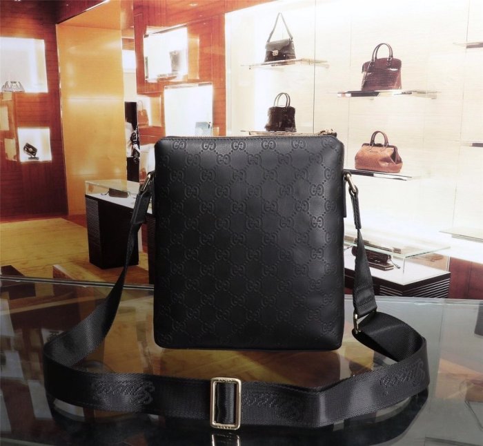 2020SS新作 Gucci グッチ メンズ ショルダーバックスーパーコピー