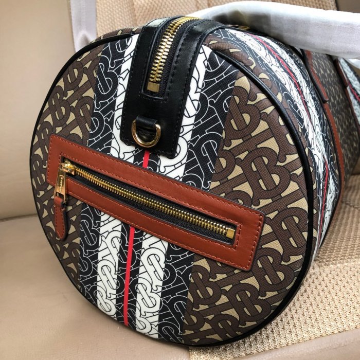 2020SS新作 Burberry バーバリー メンズ ショルダーバック スーパーコピー