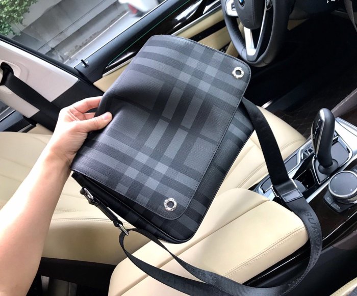 2020SS新作 Burberry バーバリー メンズ ショルダーバック スーパーコピー