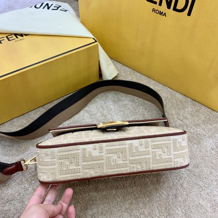 202103SS新作 FENDI フェンディ レディースショルダーバックスーパーコピー