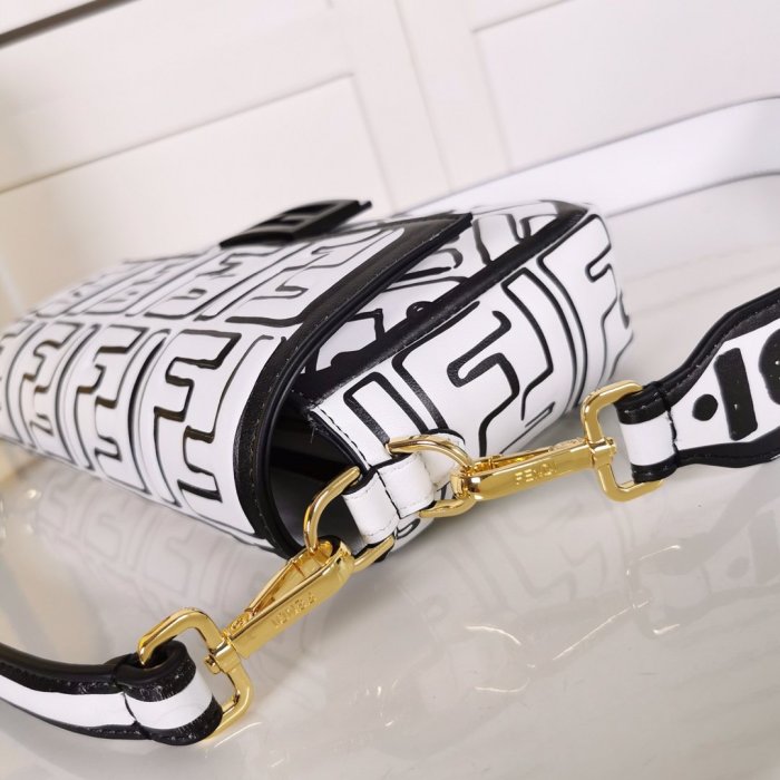 2020SS新作 FENDI フェンディ レディース ショルダーバック スーパーコピー