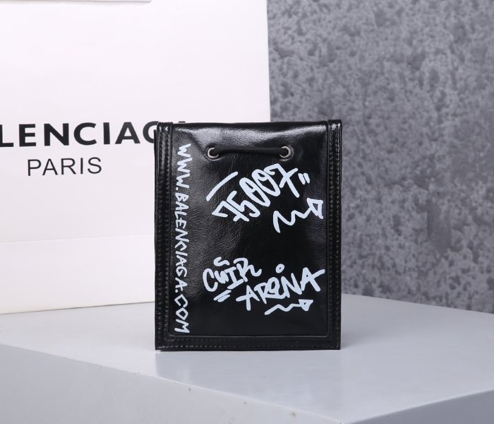 2020SS新作 Balenciaga バレンシアガ メンズ ショルダーバック スーパーコピー